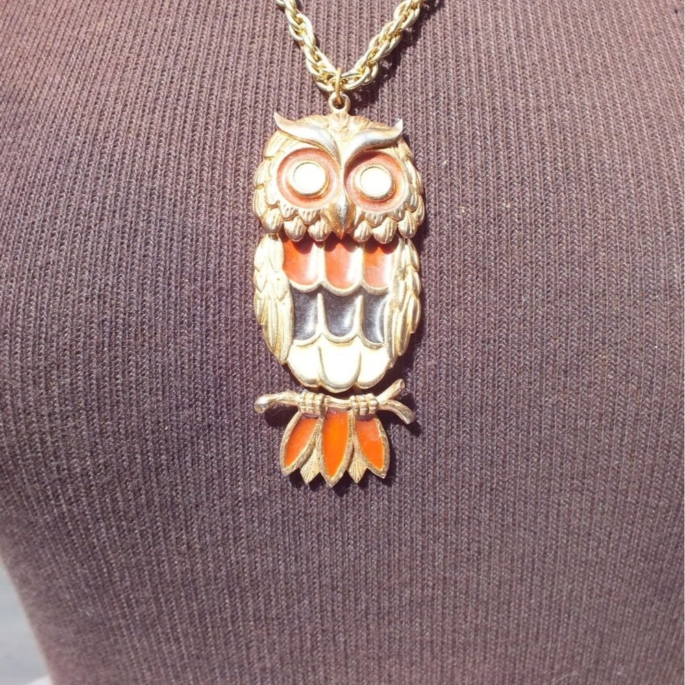 Owl Necklace Pendant With Yellow Eyes on 24 Inch Gold Tone Alloy Chain